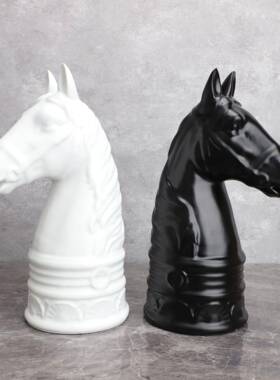 IXI简约现代树脂售黑白马雕摆件样塑板房楼部客厅电视头柜家居装