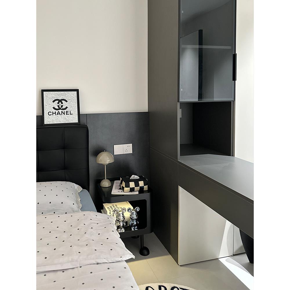 小型床头柜创约现代家简用卧室带床头边PLP柜置物架子小茶几灯意