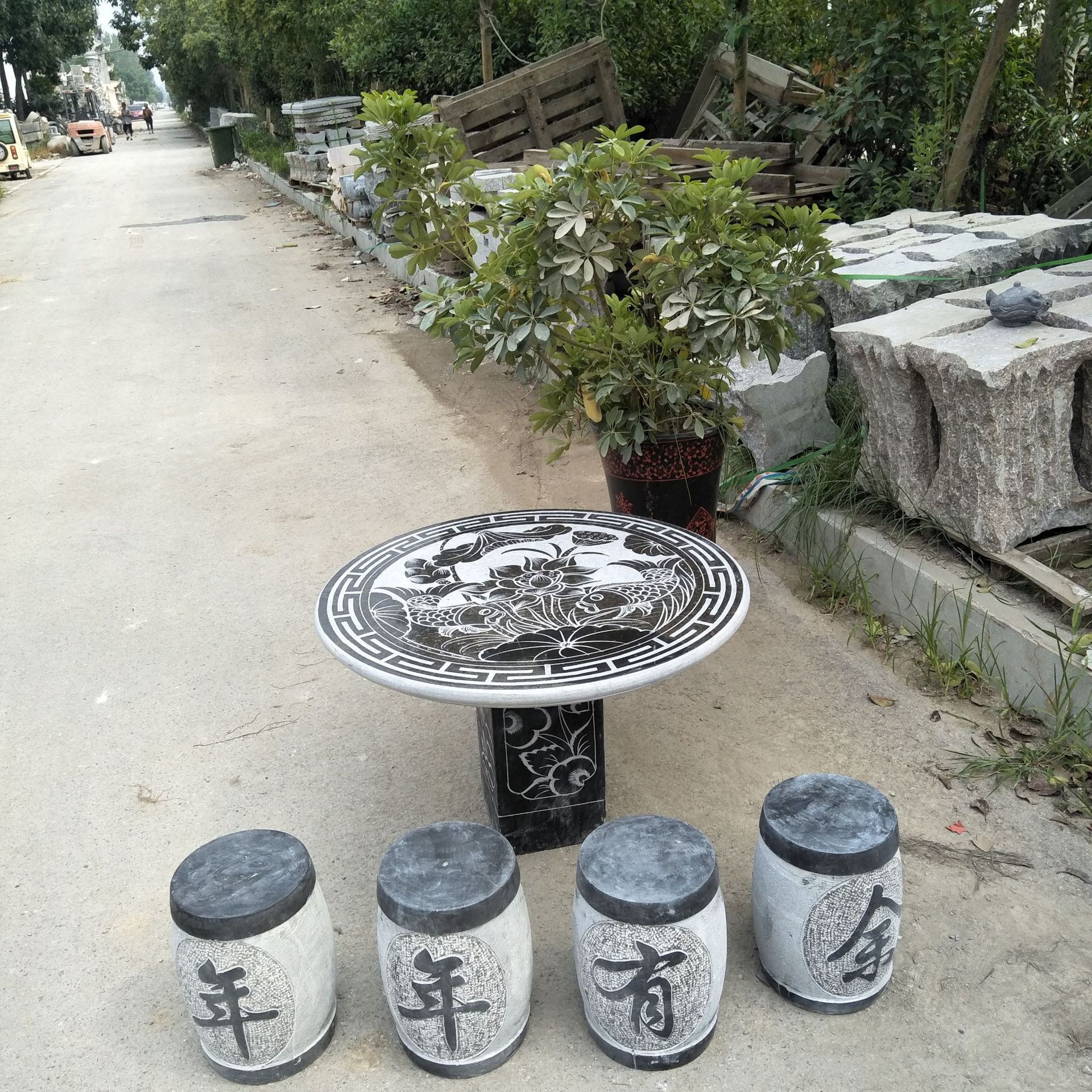 石桌石凳花园别墅石雕桌天然青石花岗岩棋盘户外石桌公园庭院家用