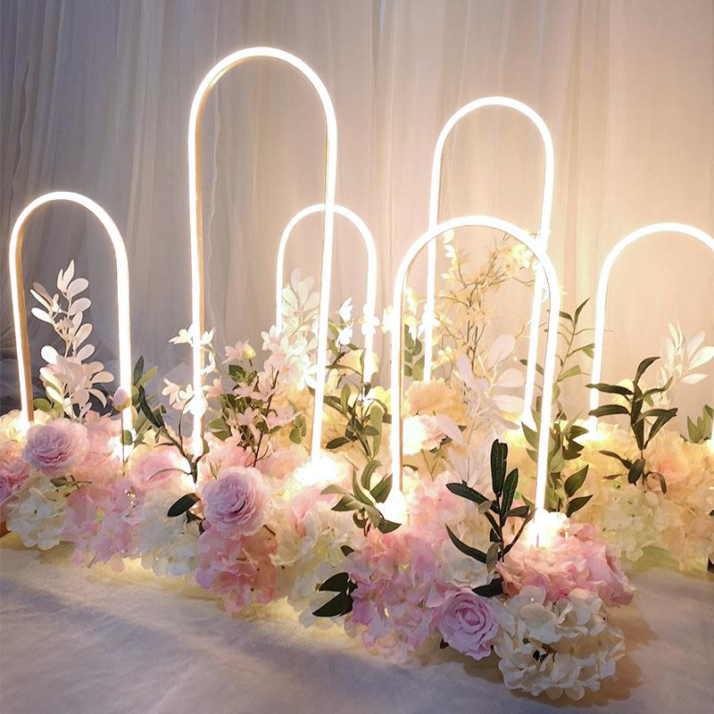 2023新款婚庆道具爱的N次方灯光路引铁艺LED婚礼布置舞台道具花柱