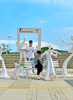 玻璃钢抽象音乐j人物雕塑摆件商业街广场网红打卡拍照美陈装饰小