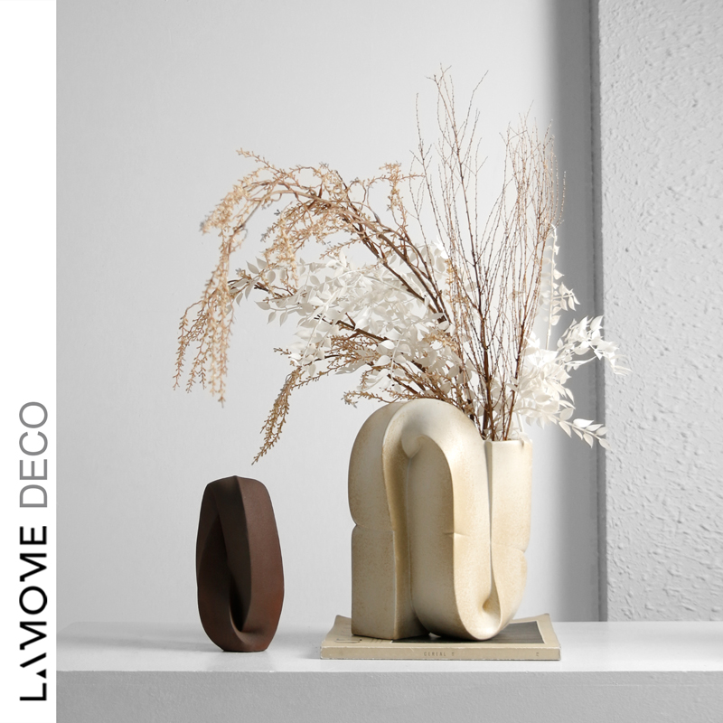 现代简约几何扭曲艺术陶瓷花器棕红摆件售楼处民宿书房桌面装饰品
