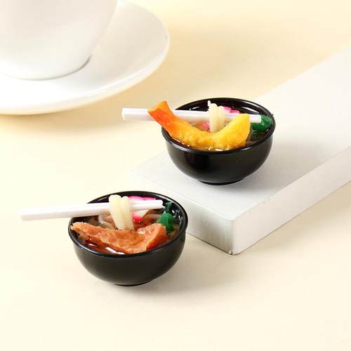 PVC仿真食物立体筷子面挂件创意仿真食物凤尾虾红烧牛肉面钥匙扣