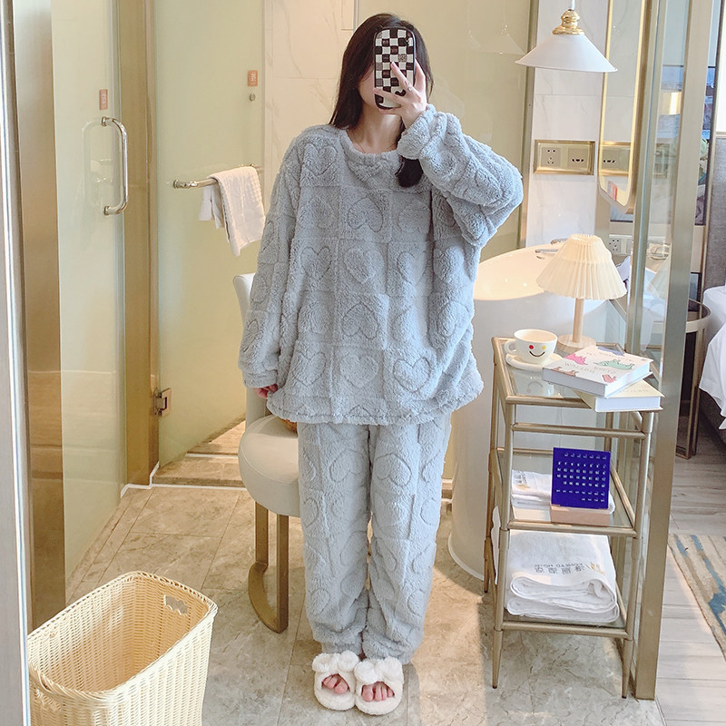 冬季大码250斤珊瑚绒保暖睡衣套装女胖MM200加肥纯色简约圆领家居