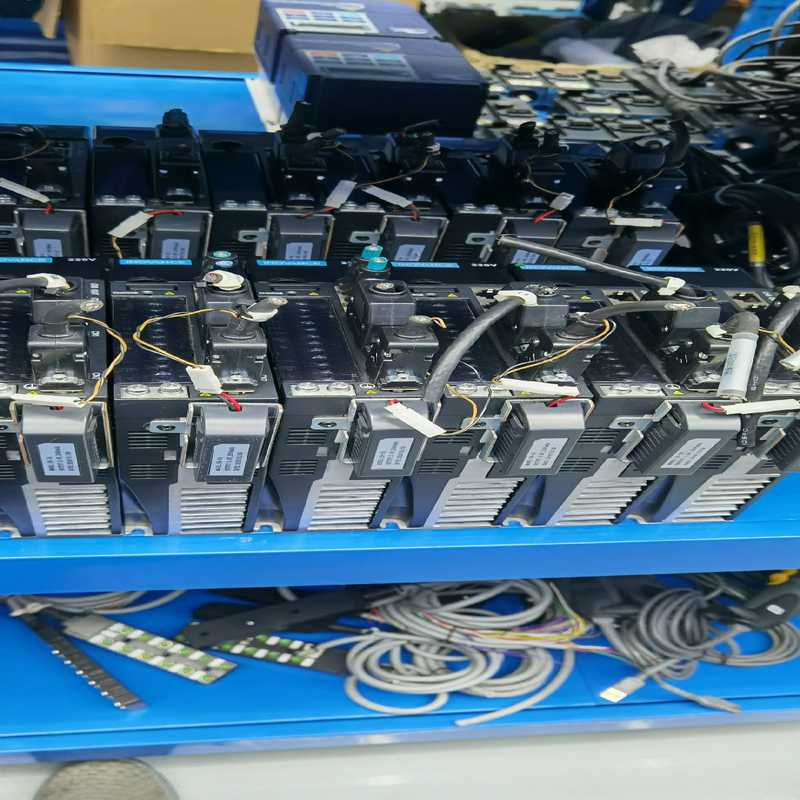 议价汇川型号IS620NS1R6I伺服驱动器200W拆机件17台