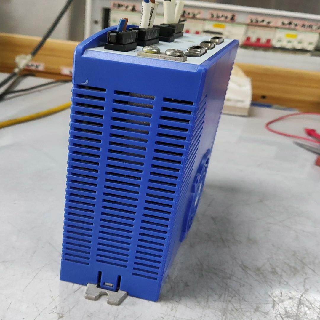 雅科贝斯驱动器，ASD240-1028S1J1，成色如图，已(崽崽配件）