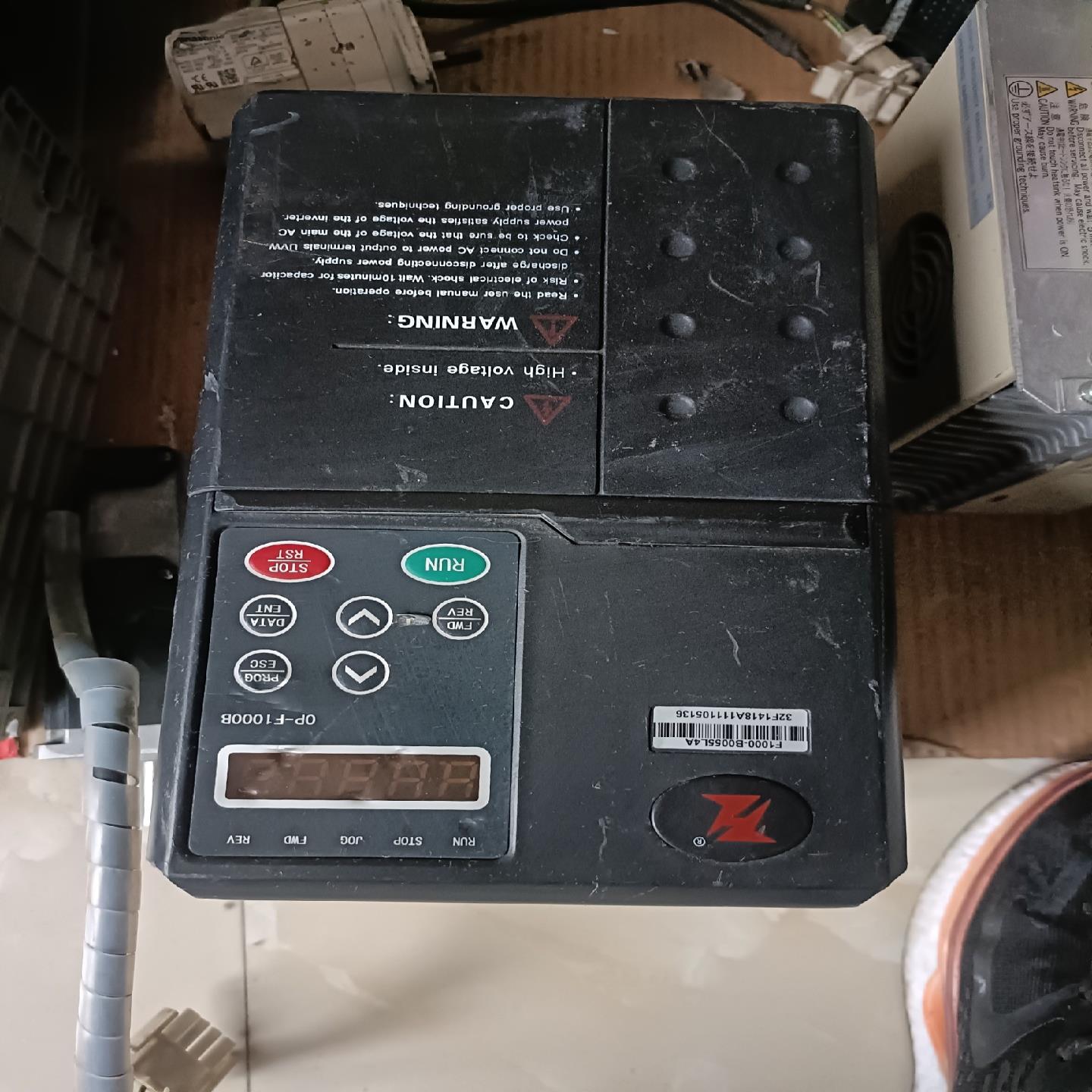 富凌变频器F1000－B0055L4A质量好的（憨憨电子）