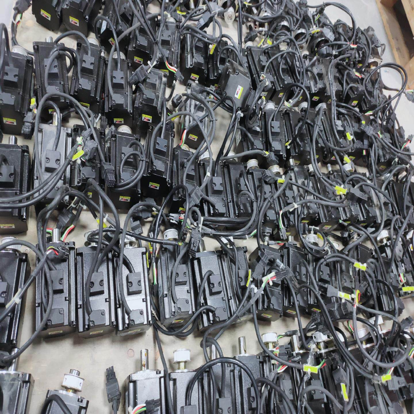 （仔仔配件）台达200W电机，DAI2C10602RS,功能包好。成色漂