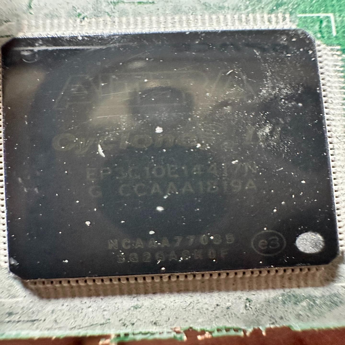 议~EP3C10E144I7N  带胶