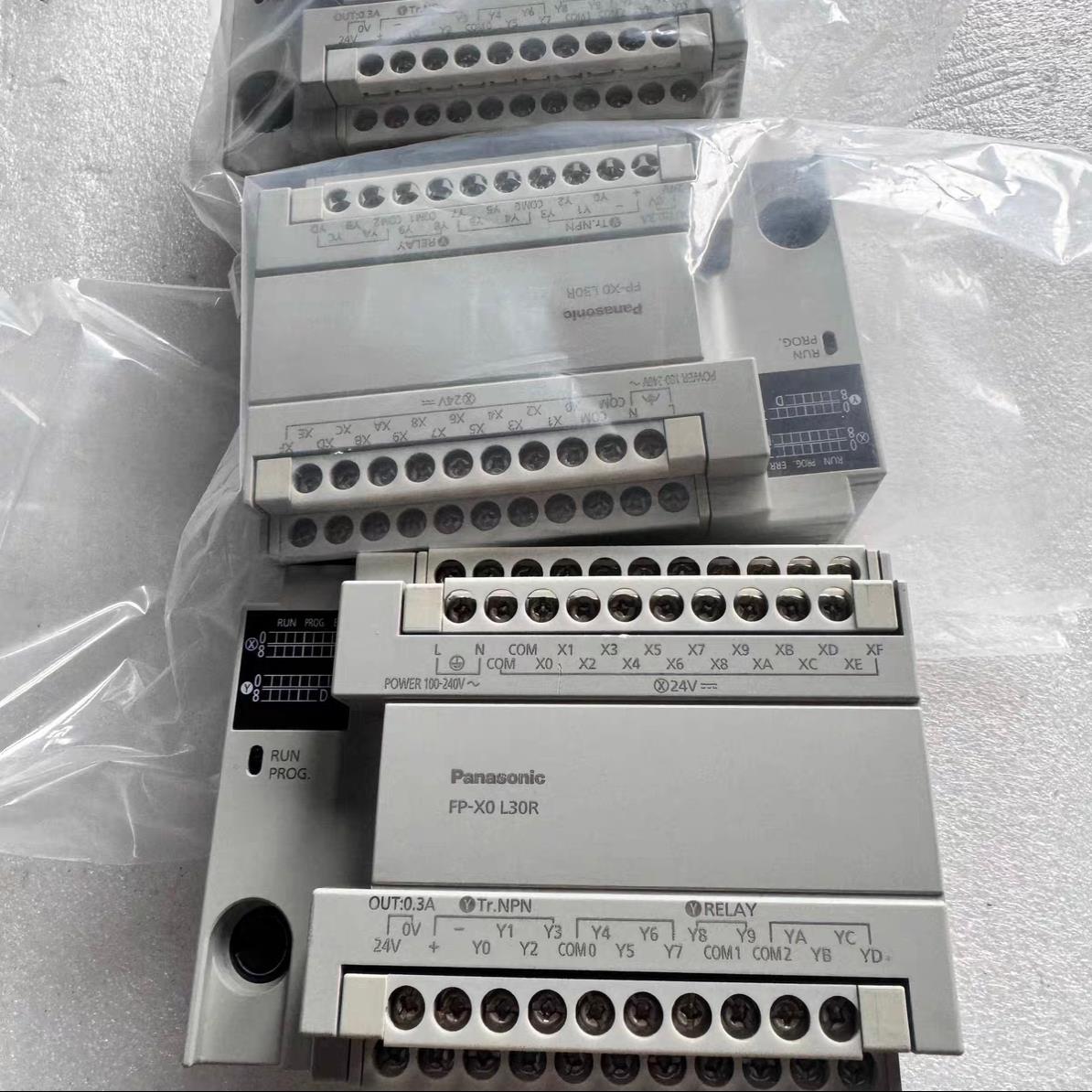 9成新FP-XL30R控制器plc AFPX0L14R-FAFPX0L30R-F0L40R-F现货