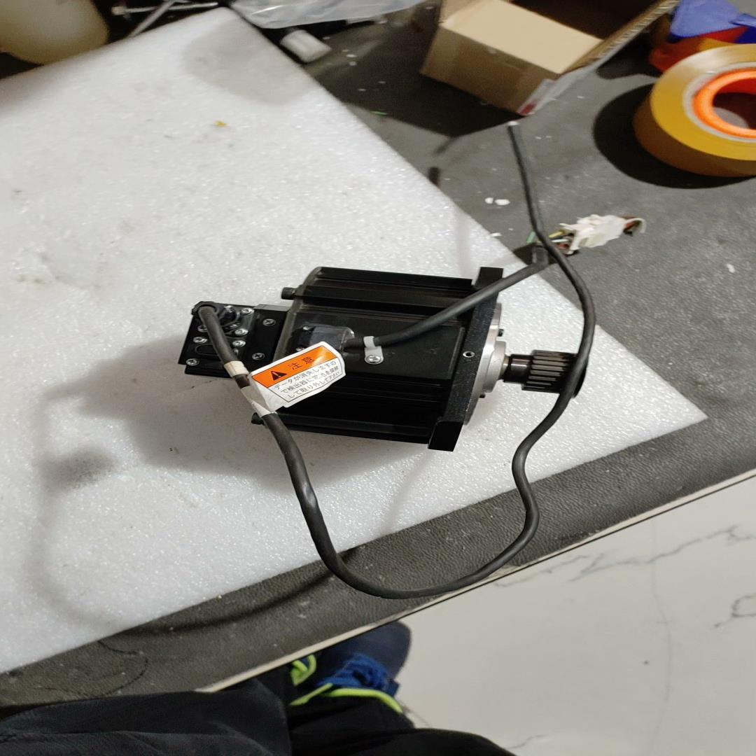 议~件SGMRS-06A2B-YR21功能正常，图片是实物拍