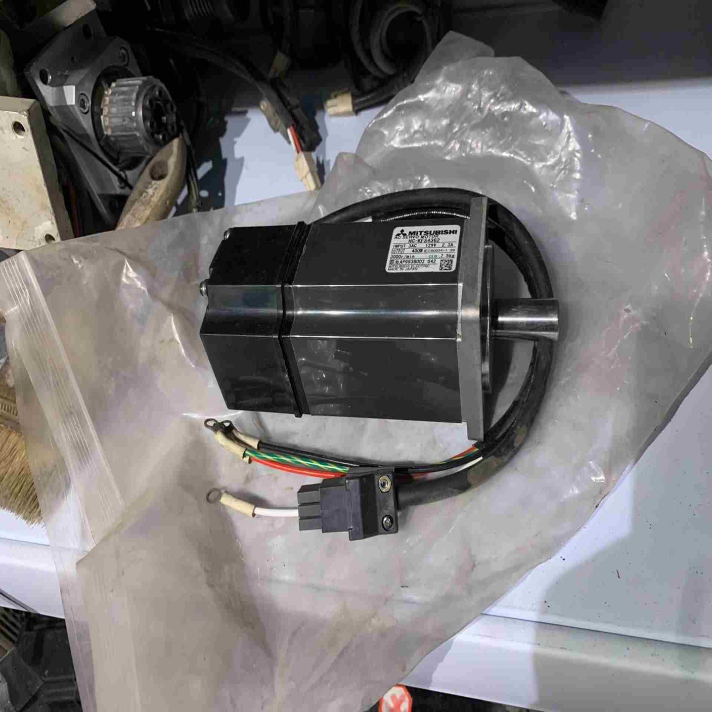 -KFS43G2 库存三菱伺服电机 无外包装 400议价