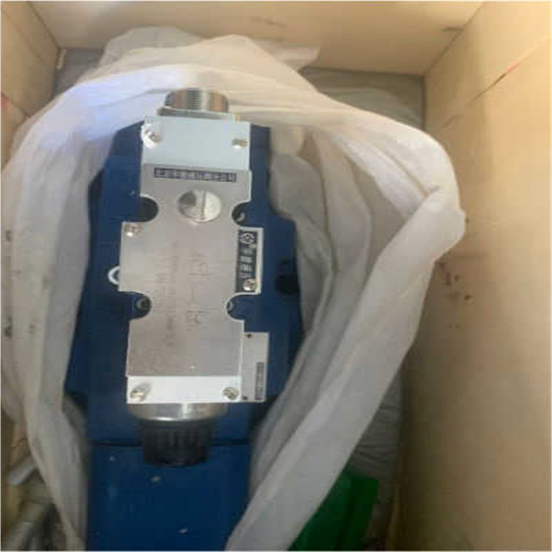 议~比例换向阀 4WRZE32W8-520-7X/6EG24