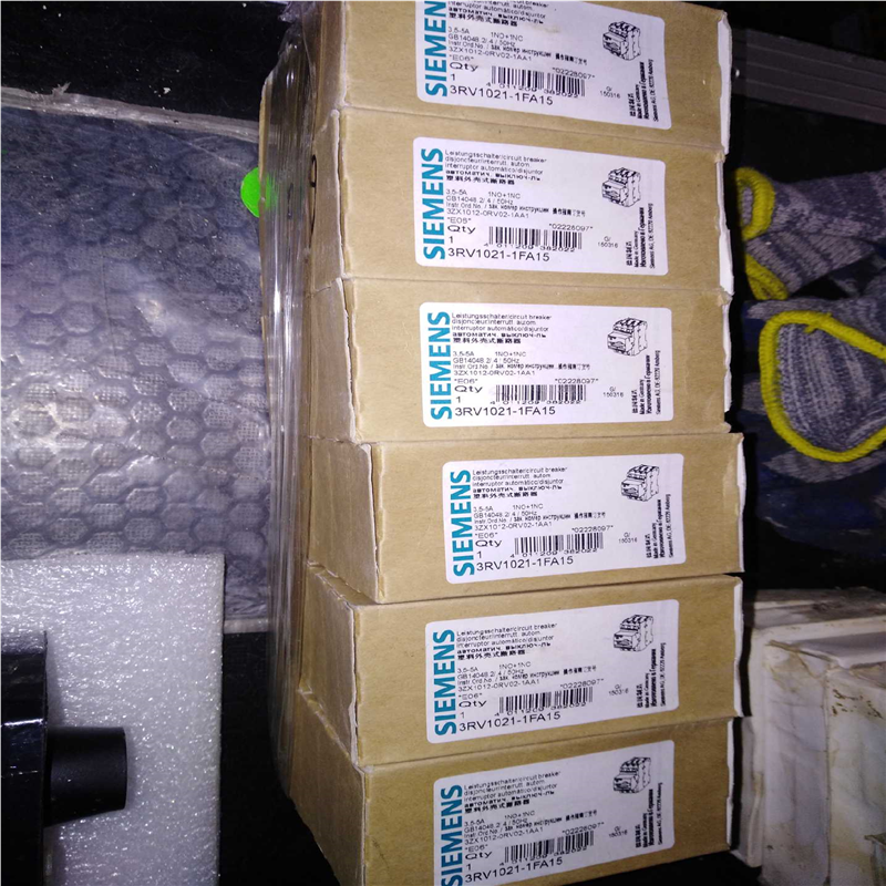 3rv2011-1da15   ，139个，3(崽崽配件）