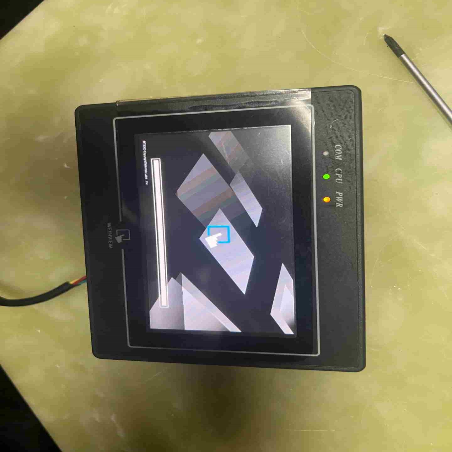 威纶触摸屏MT6050i通电测试了都是好的只有一块便宜议价