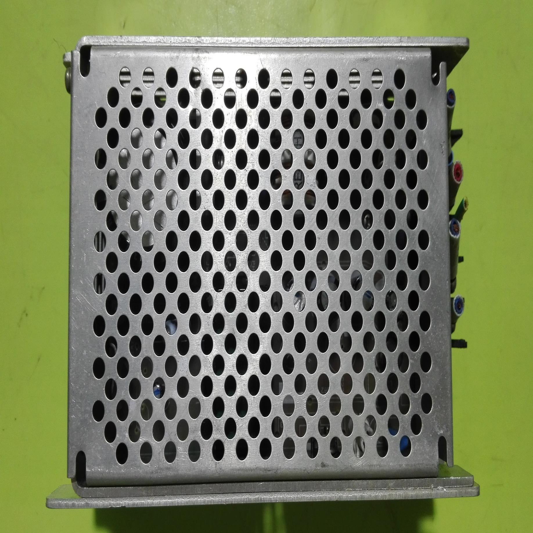 高 开关电源 S8JX-G10024CD  24V 45A 二手拆机