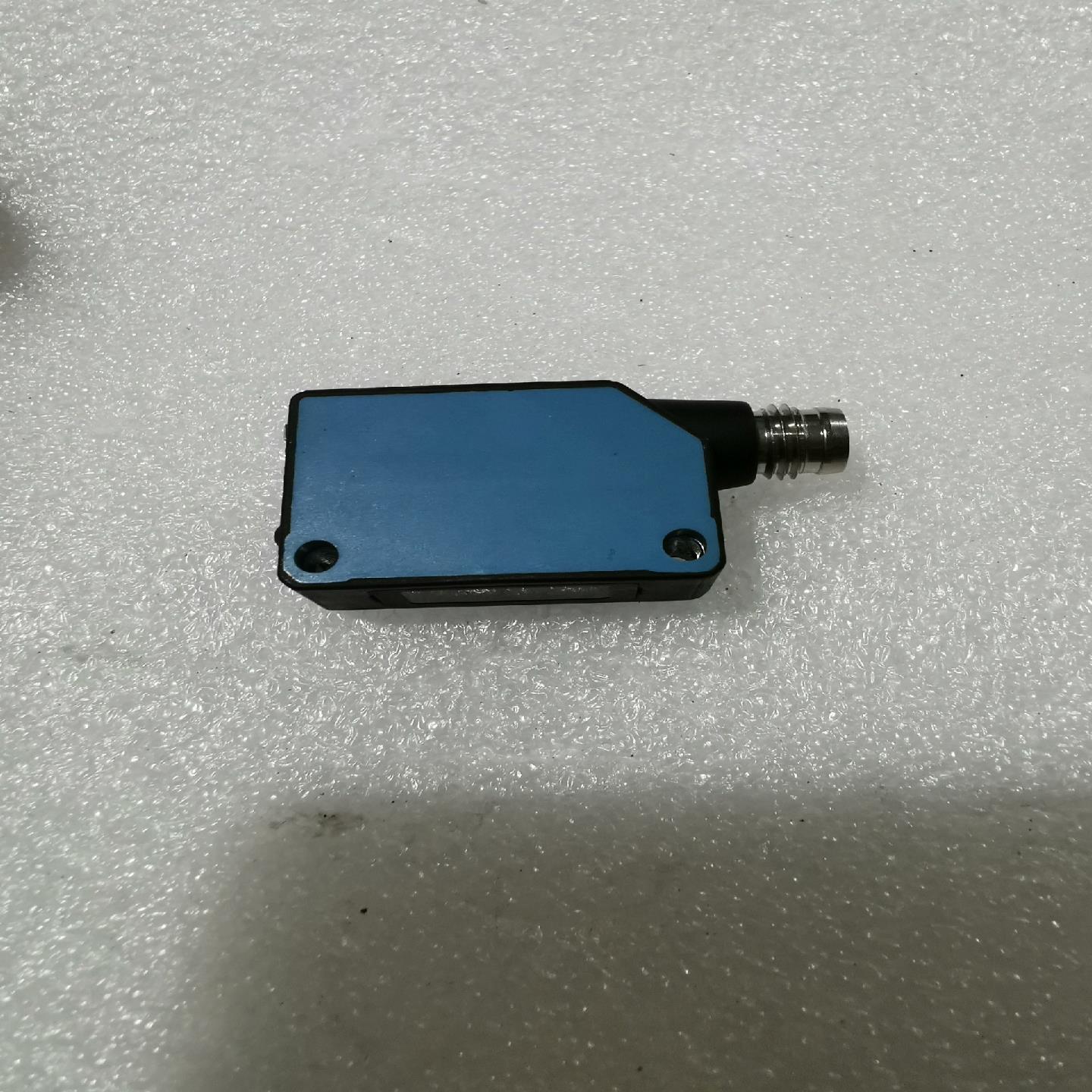 (议价咨询)全新正品SICK西克WT100-P3410光电开关漫反射光电
