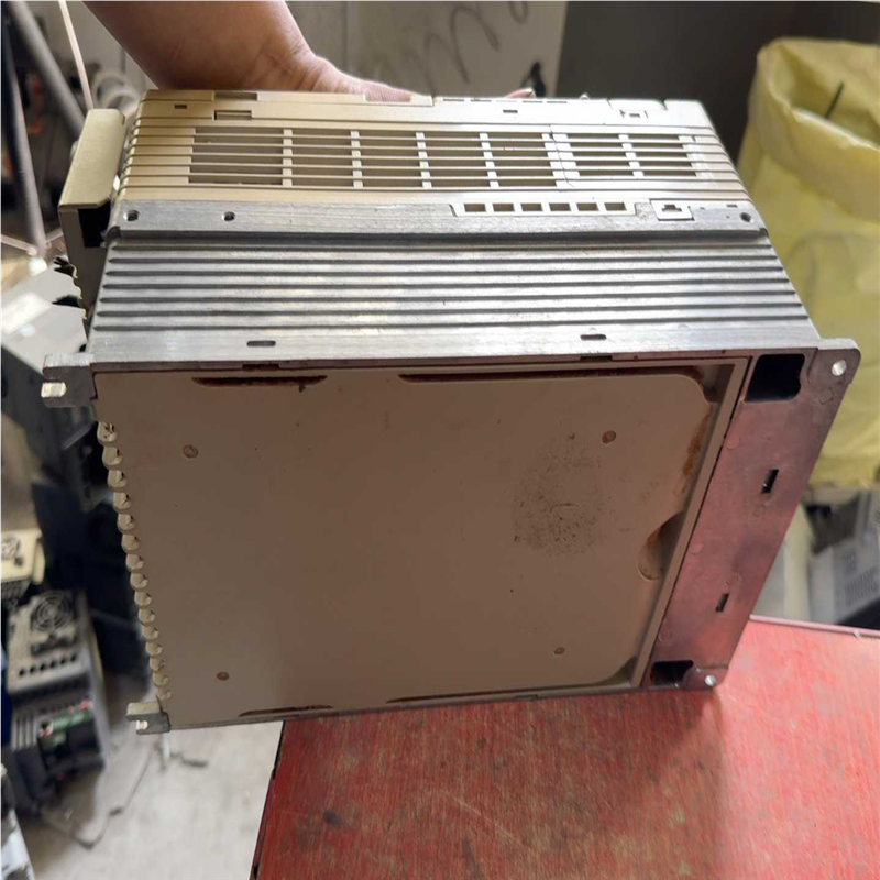 【顺庆】安川v1000变频器CIMR-VB4A0031FBA，安川1【议价】