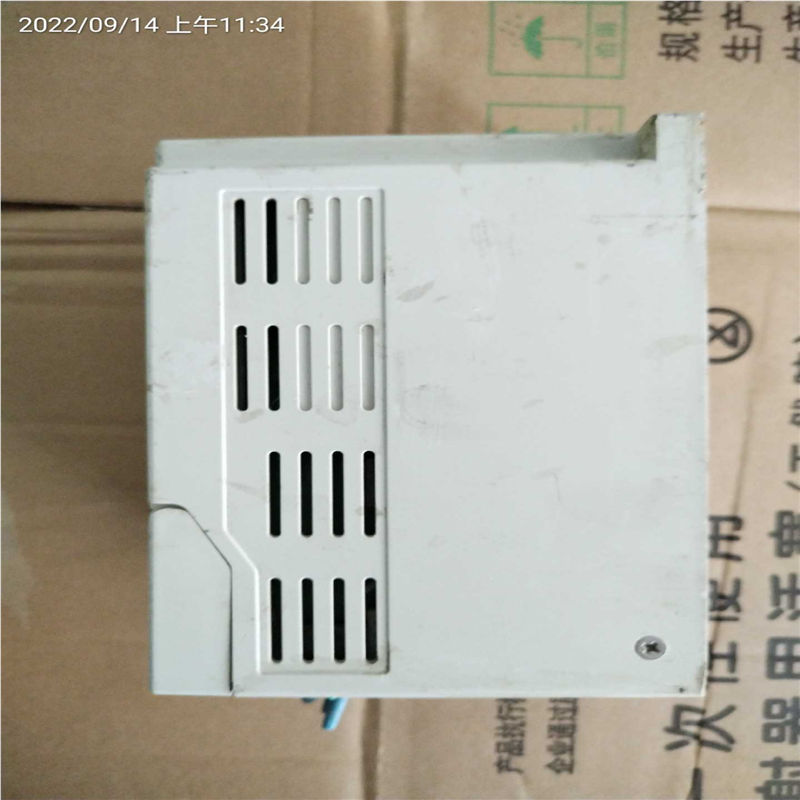 议~德玛变频器D5M-1.5T4-1A，功能正常，实物图