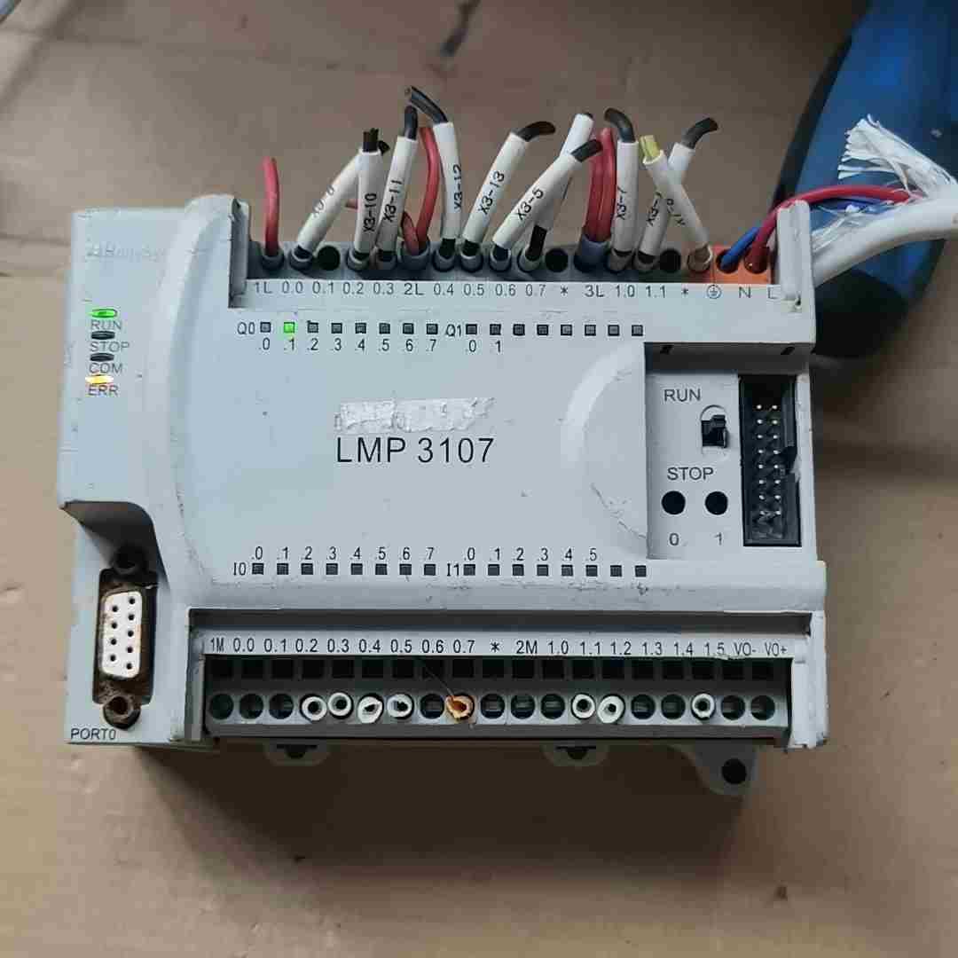 LMP3107 和利时模块 外壳有瑕疵 上电如图议价