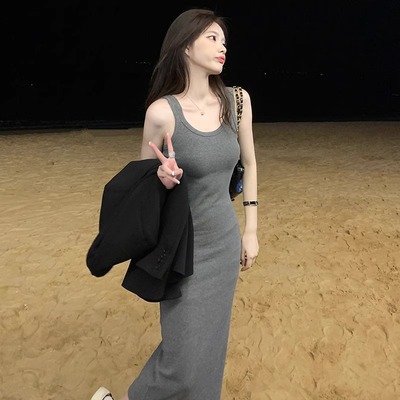 韩国灰色背心连衣裙女春针织吊带裙小个子长裙设计感小众修身包臀