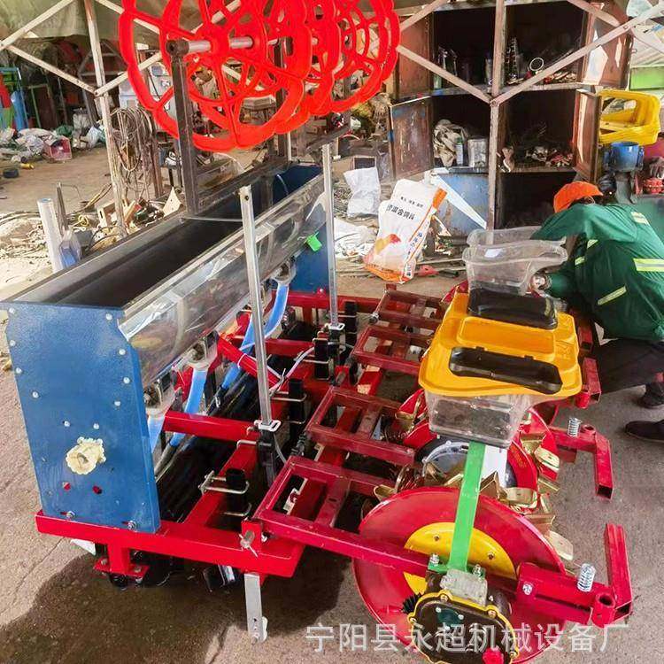 玉米花生播种机免扣膜可加滴灌喷药鸭嘴高粱谷物铺膜播种机带施肥
