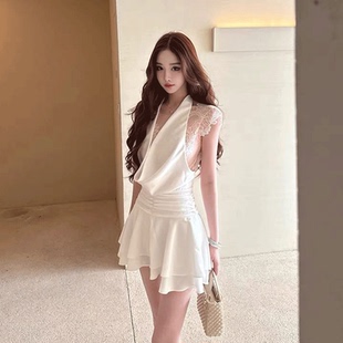 吊带蕾丝裙深V设计感 名媛风高级感连衣裙女短款 月亮Vera 金丝雀