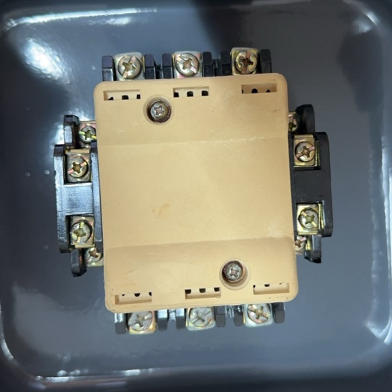 上海人民   CJ10-5A 10A 20A 40A  220V 380V交流接触器 全银触点