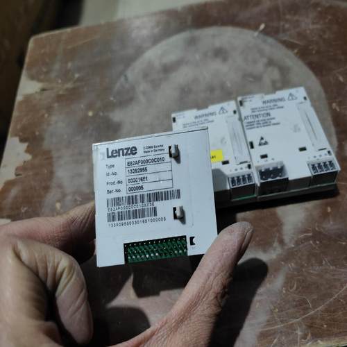 E82AF000C0C010伦茨IO模块，LENZE专用IO(崽崽配件）