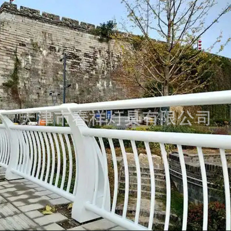 天津交通金属设施桥梁防撞防护栏道路两侧防撞护栏高速防撞金属栏