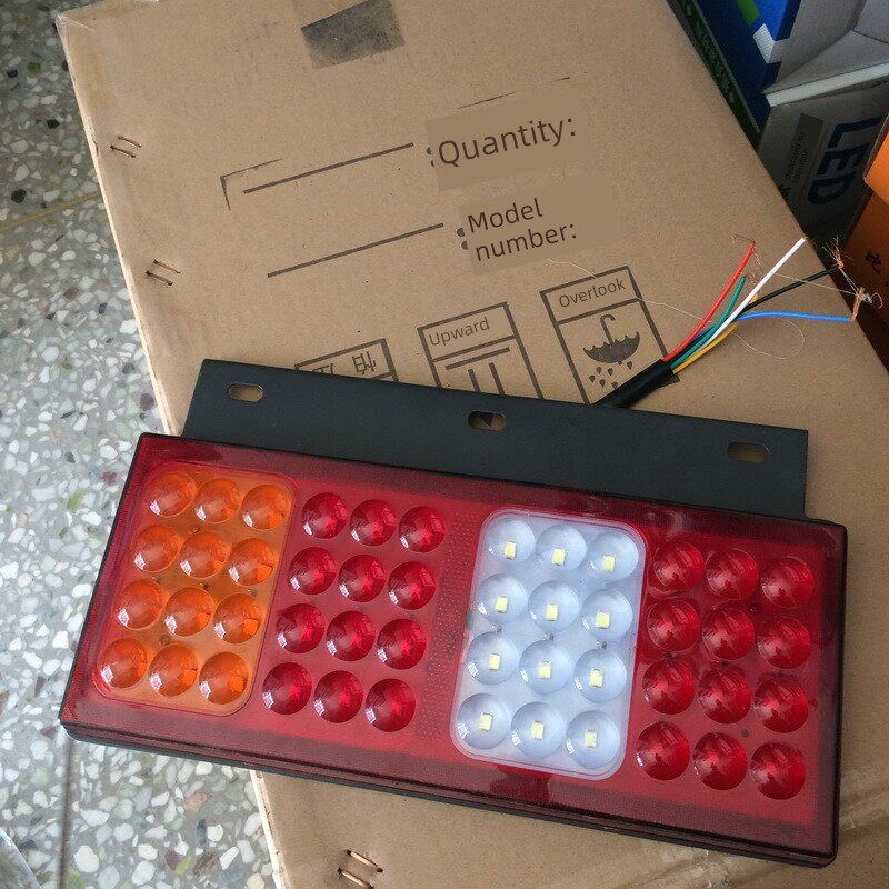 瑞利Led时代轻型卡车5D凸透镜后尾灯24V大型卡车防水超亮防后碰撞