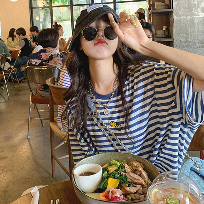 潮牌蓝色条纹可爱笑脸印花短袖t恤女2024夏季新款宽松中长款上衣