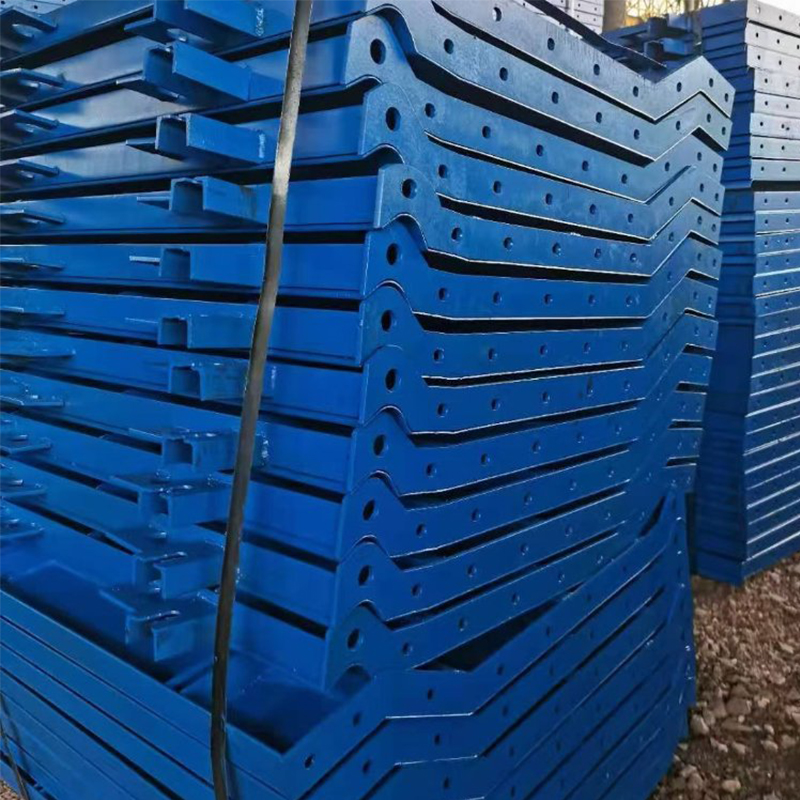 混凝土钢模板转角模具防撞墙护栏钢模板桥梁地铁水沟修路模板定制