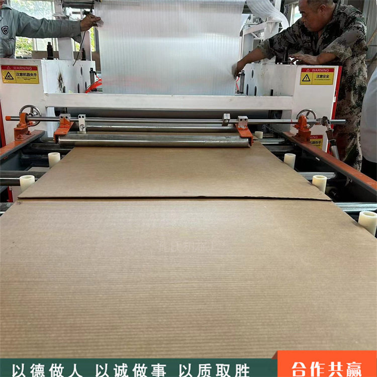 纸板珍珠棉覆膜机 汽车脚垫XPE海绵皮革复合机 EVA泡棉绒布贴合机