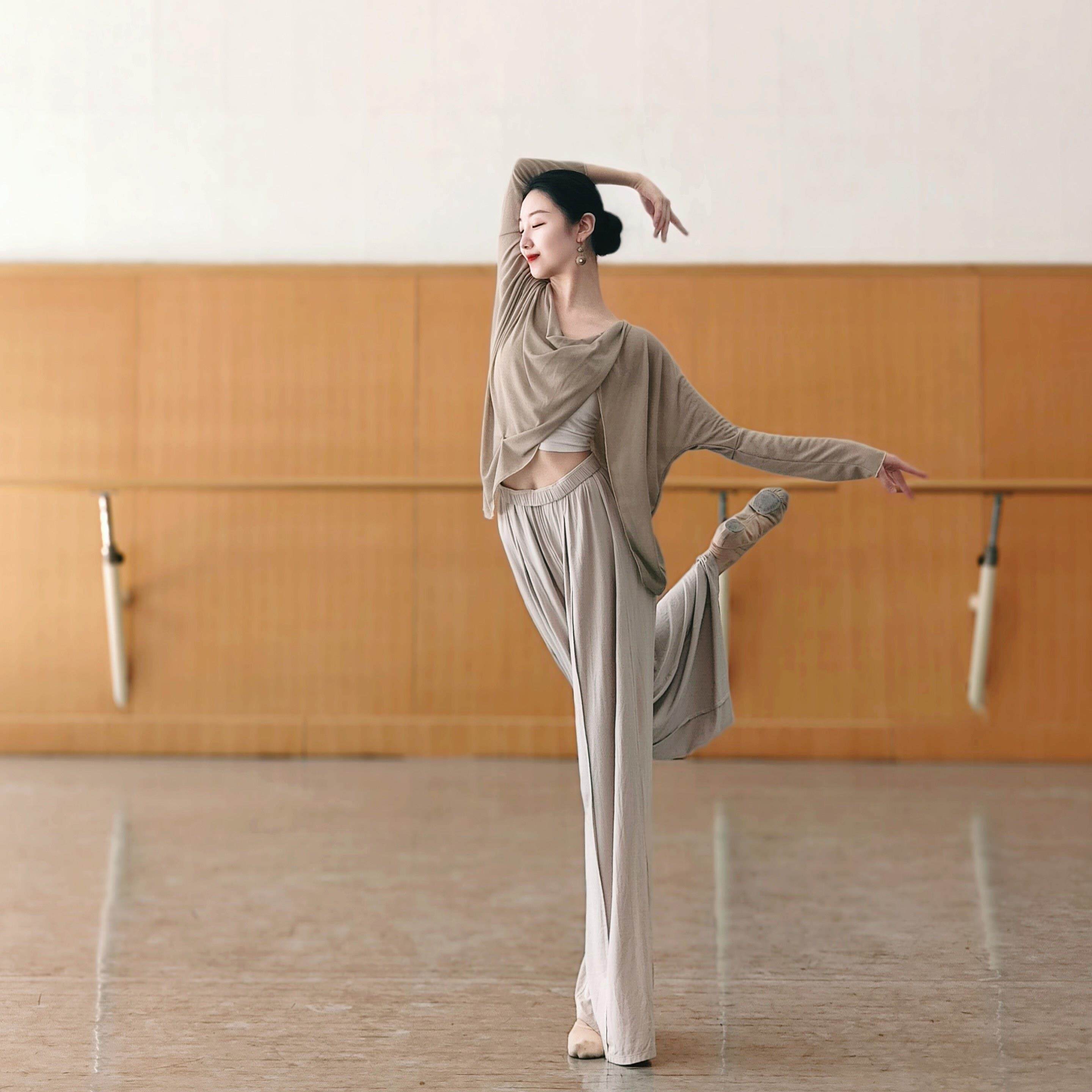 现代舞飘逸基宽长袖松罩衫日常上衣国HIH古典舞蹈形体练功服爵士