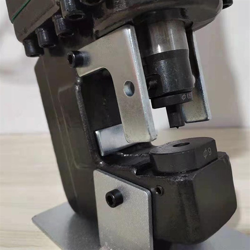 手提式液压冲孔机角钢槽钢打孔机小型打孔机槽钢冲孔器