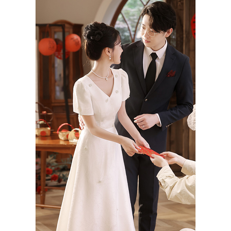 速发可领轻订门礼服平时v穿回婚白色连衣裙领证登记小白裙新娘敬