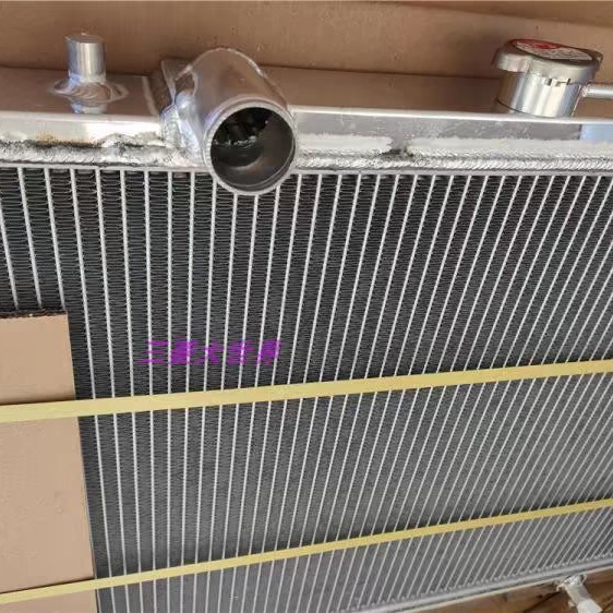 帕杰罗全铝水箱B73V77V93V97全铝水箱散热器全铝散热