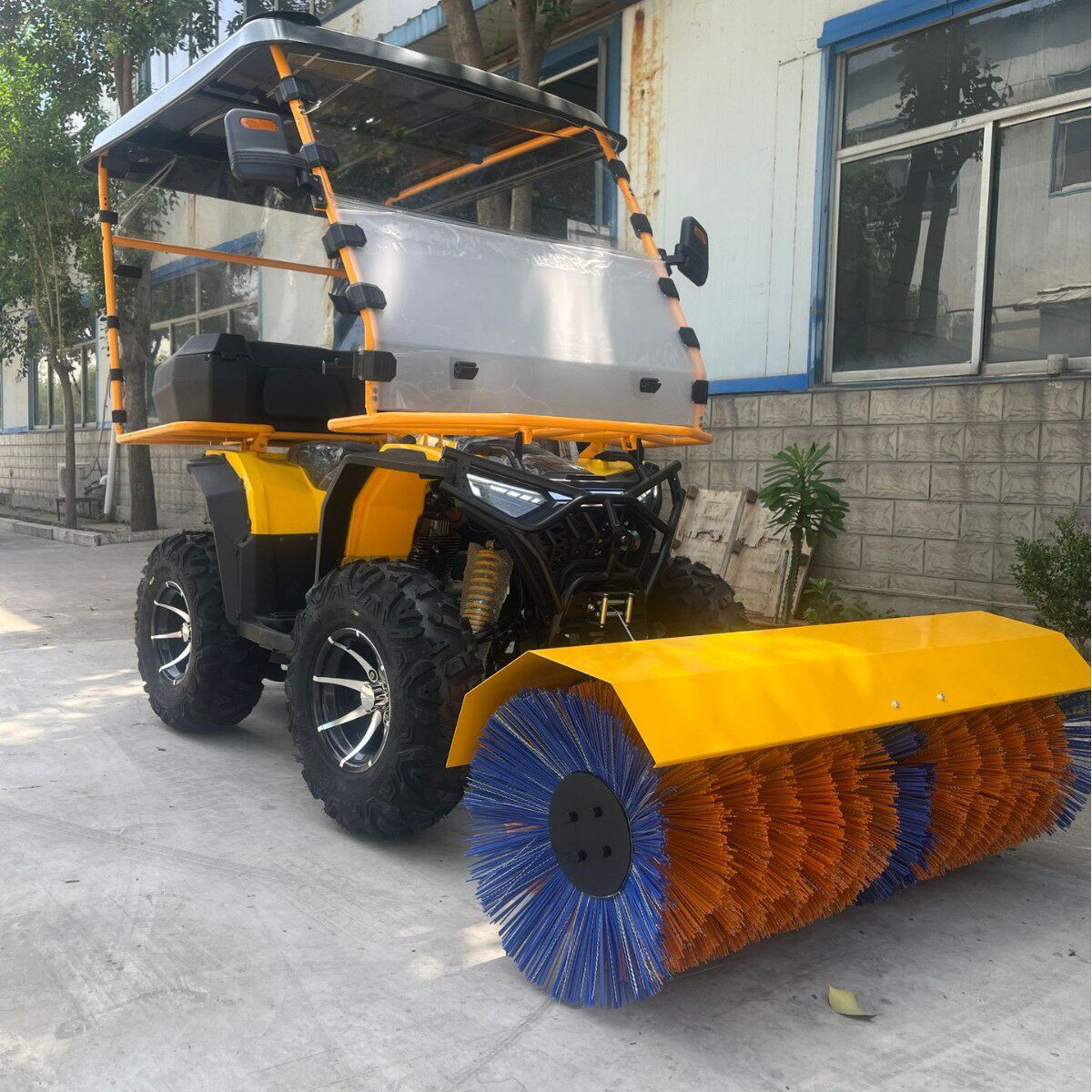优选四轮沙滩款扫雪车铲雪除雪车多功能路面滚刷清雪座驾式清雪机