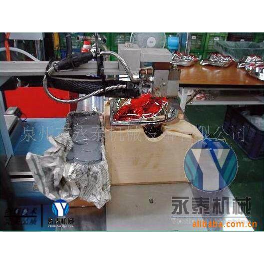 厂家直销自动汽车大灯灯槽密封胶打胶机横滨胶机热熔胶机