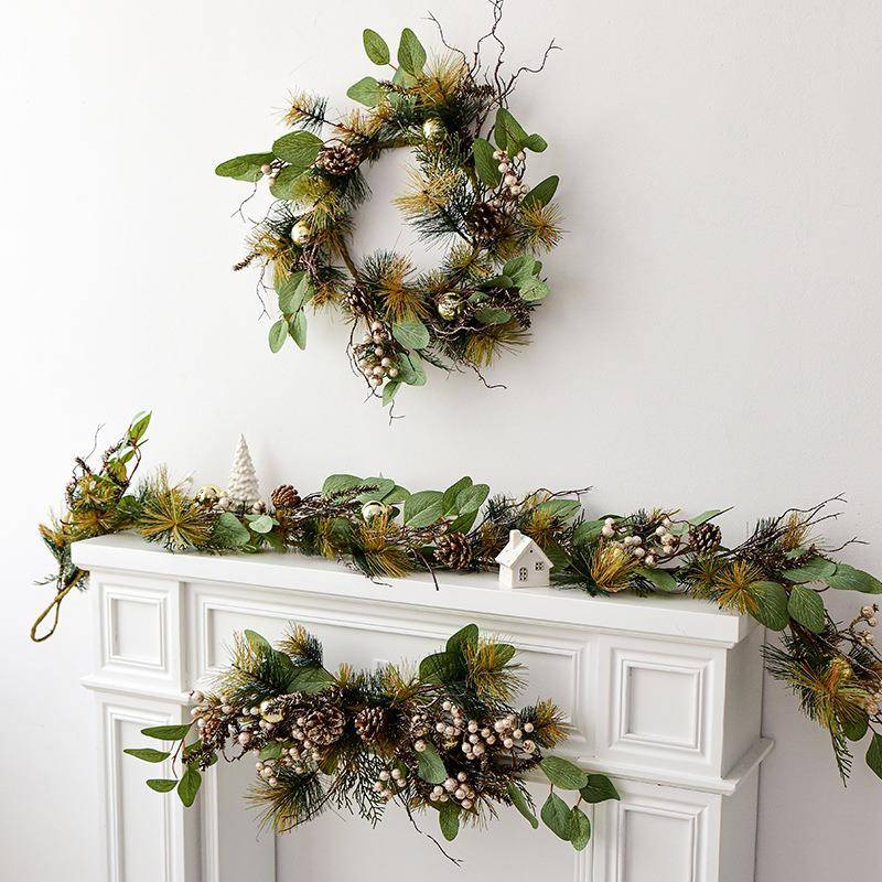 跨境圣诞装饰仿真红浆果松果松针花环门挂装饰圣诞节装饰品