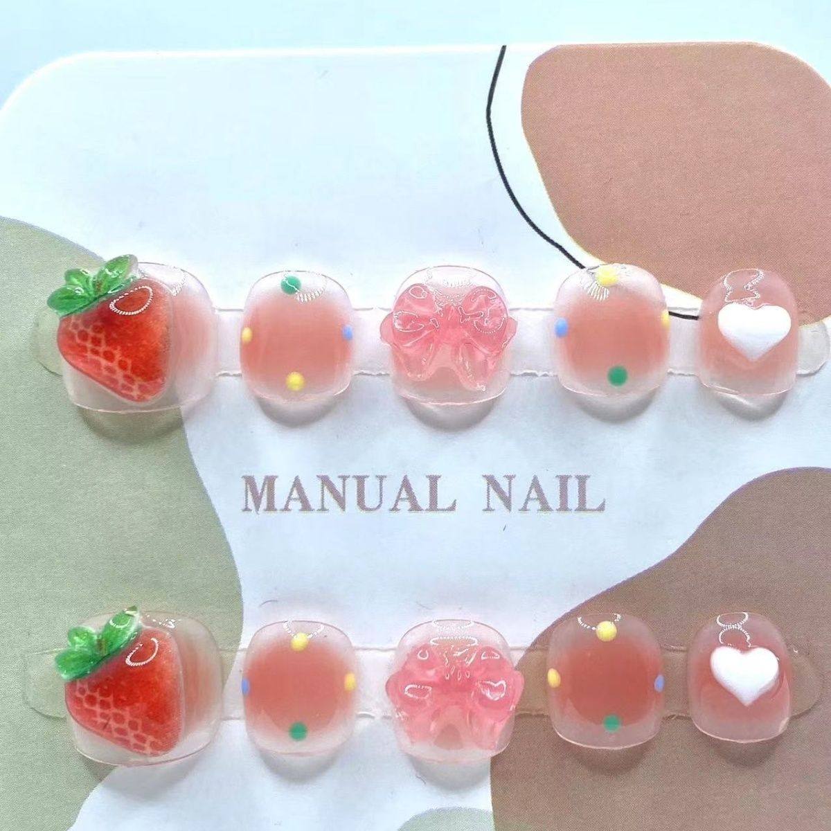 纯手工儿童穿戴短款显白冰透草莓贴片晕染爱心可拆卸指甲,彩妆/香水/美妆工具,美甲工具,淘宝优惠券,粉丝福利购,淘宝优惠卷