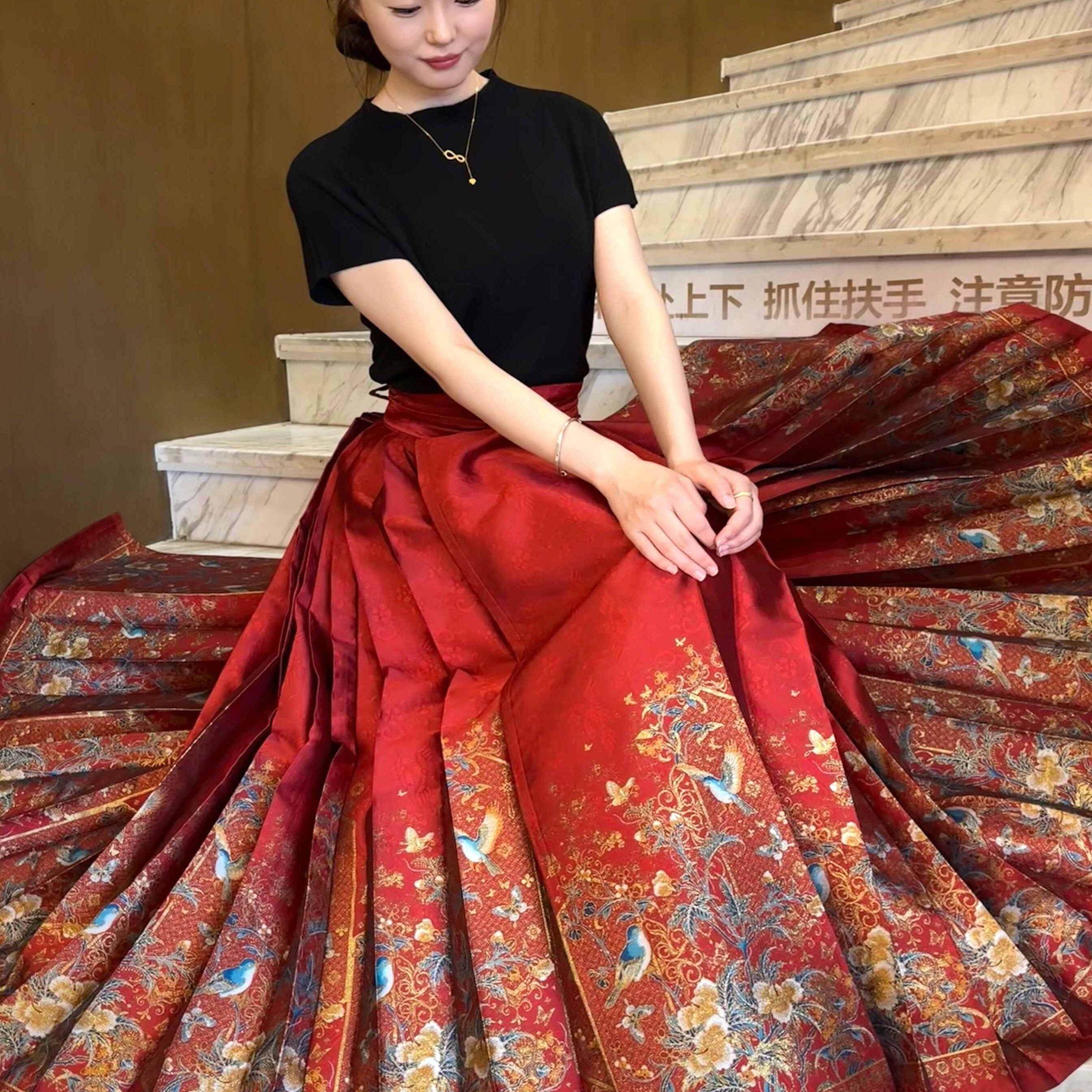 【花莺】2025新款婚嫁订婚敬酒服7对褶高端织锦缎马面裙曹县汉服,女装/女士精品,汉服半身裙,淘宝优惠券,粉丝福利购,淘宝优惠卷