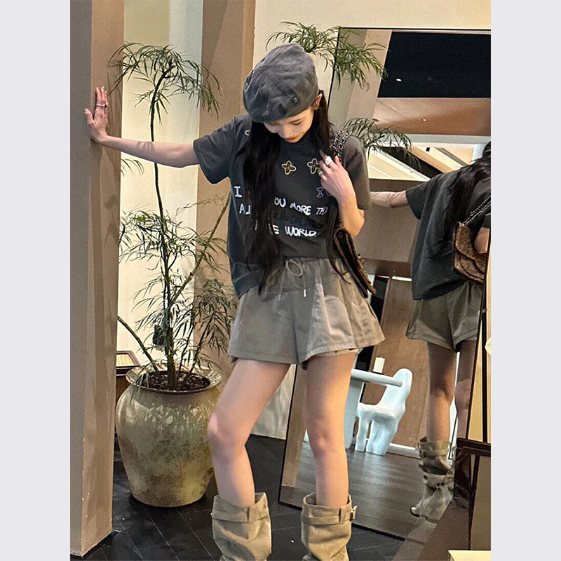 夏装搭配一整套炸街减龄时尚miu系灰色短裤两件套装女装2024新款