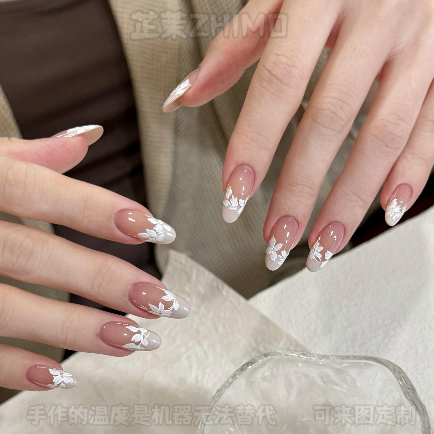 芷茉手工穿戴美甲定制短款手绘雕花新娘孕妇高端显白奢华可拆卸甲