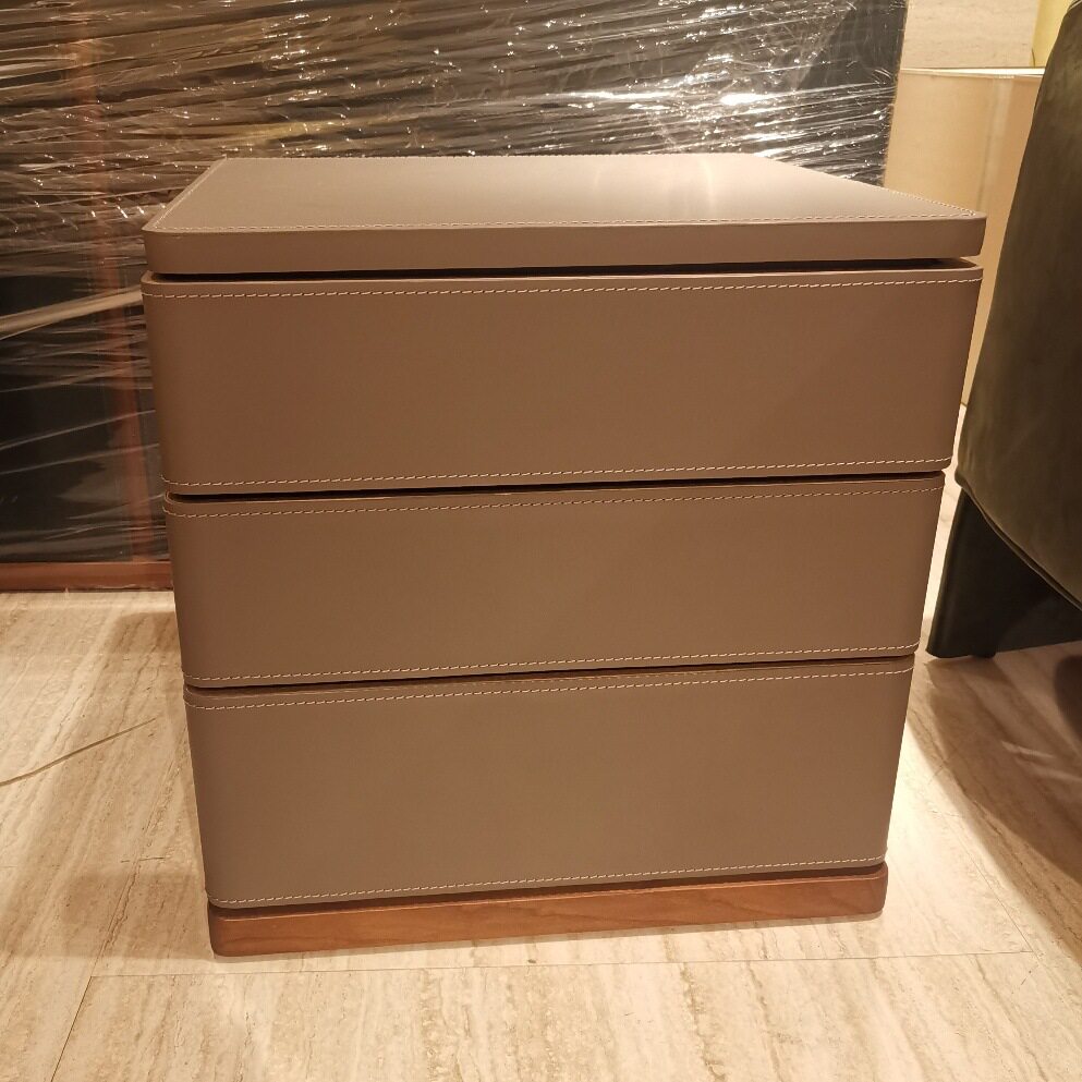 意式轻奢床头柜硬包皮质客厅柜马鞍皮五斗柜港式实木皮床边柜