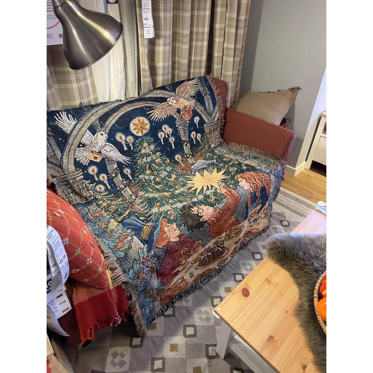 圣诞节礼物装饰布置中古公寓插画现代照片墙沙发组合挂画沙发毯子