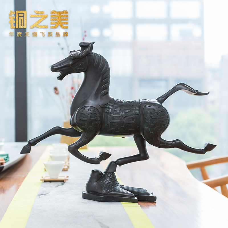 马踏飞燕摆件铜马纯手工艺品客厅办公桌招马到成功铜奔马摆设财