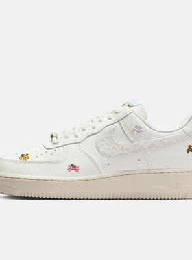 NIKE耐克女子马年脱缰系列AF1空军一号运动鞋休闲板鞋IQ1143-100