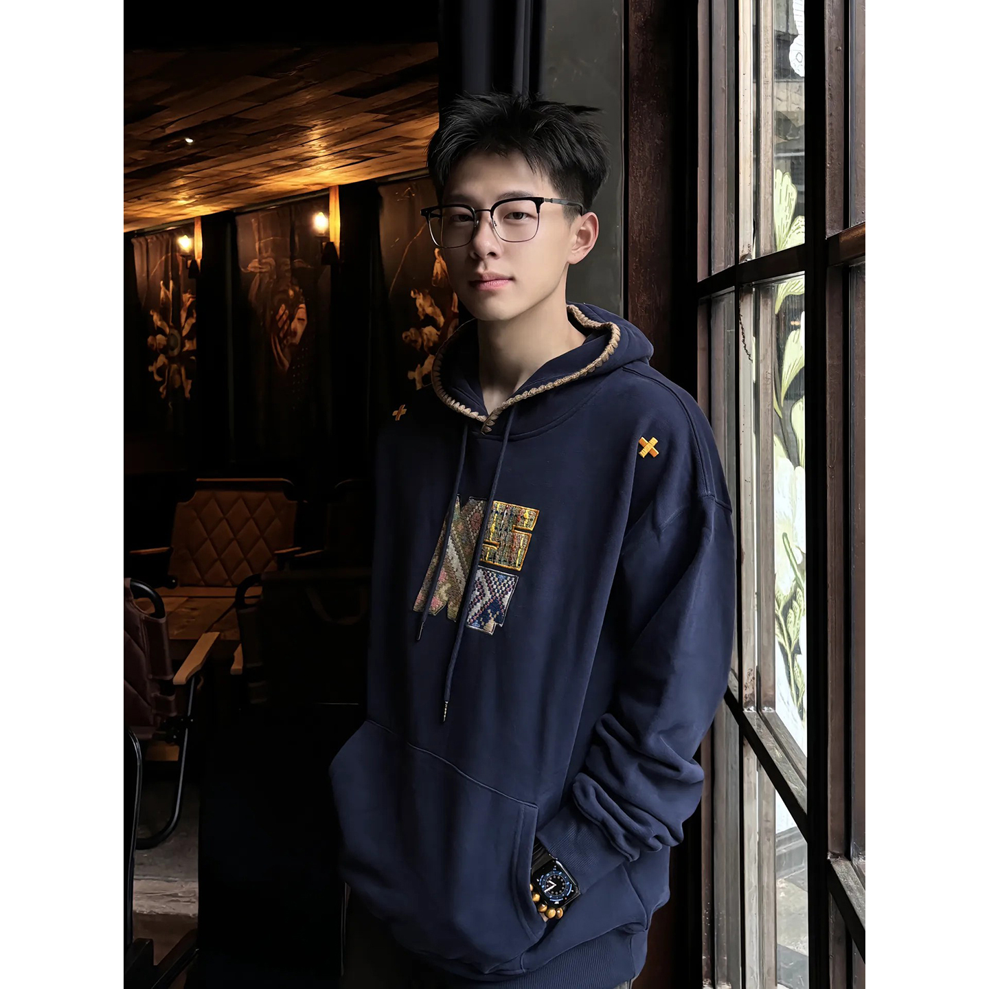 藏青色刺绣连帽卫衣男款秋季